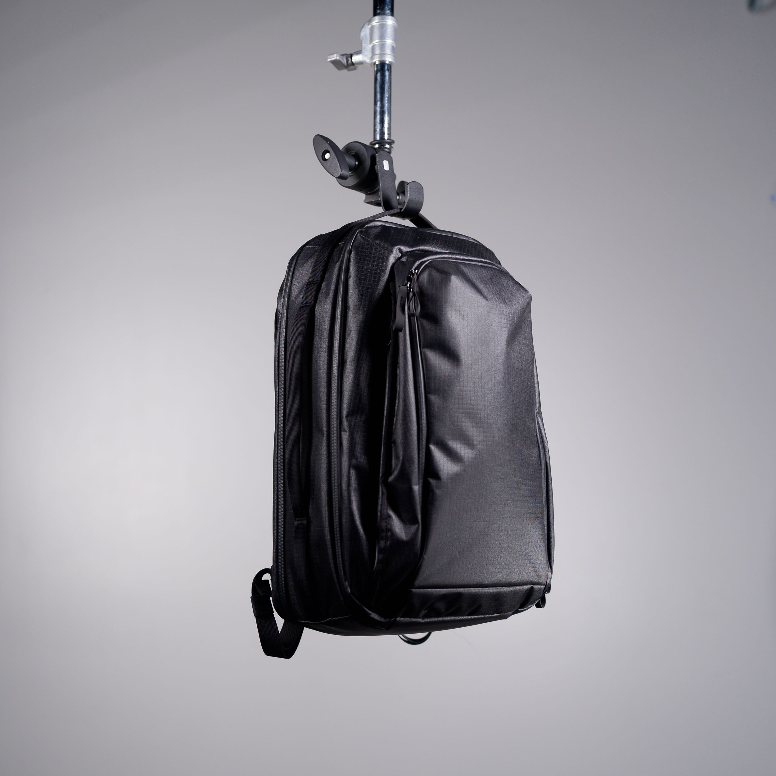 As,(エス)　ALL in  one bag　ブラック Atlas ONE - Getaway | BACK THIS PACK ON KICKSTARTER | Expandable