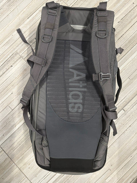 PHOTO 3 - Back showing backpanel and shoulder straps